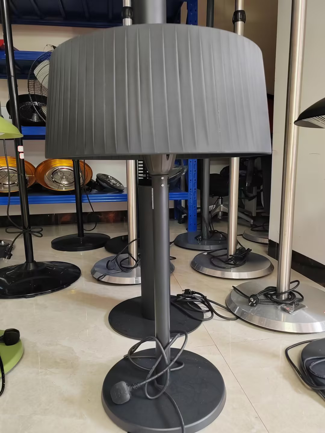 Personal heater for desk